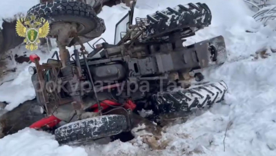 Появились подробности смерти рабочего под трактором в Казани