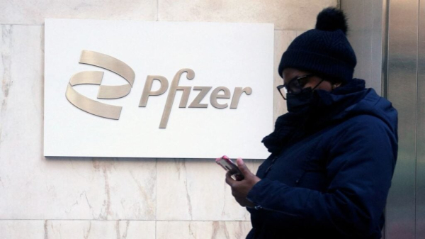 Guggenheim начал отслеживать акции Pfizer и сразу посоветовал их покупать