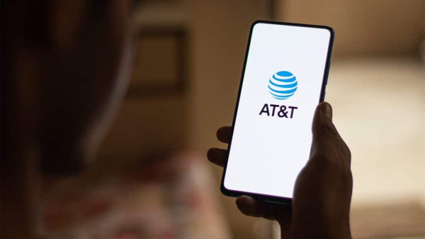 Акции оператора AT&amp;T снизились после взлома и утечки данных пользователей