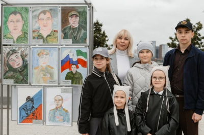 В центре Казани открыли гала-выставку фестиваля &laquo;Мой папа &mdash; Герой&raquo;