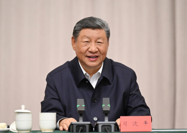 Си Цзиньпин призвал к совместным усилиям для модернизации в Сицзанском АР