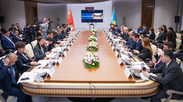 Казахстан примет участие в III форуме межрегионального сотрудничества в СУАР