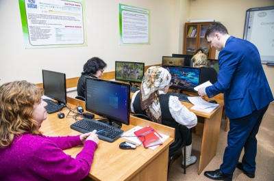 Семьи участников СВО в Нижнекамске бесплатно осваивают компьютеры, облачные сервисы и нейросети