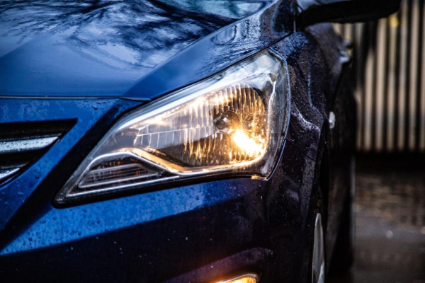 Юрист Бачурина: за грязные фары водителей могут оштрафовать на 500 рублей