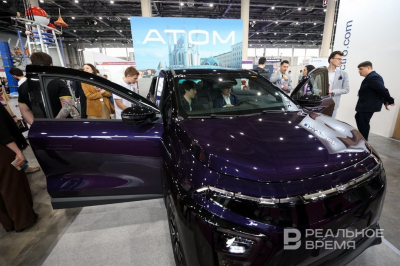 Российский электромобиль &laquo;Атом&raquo; начали выдавать первым покупателям
