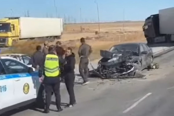 На трассе Атырау &ndash; Актобе столкнулись три автомобиля