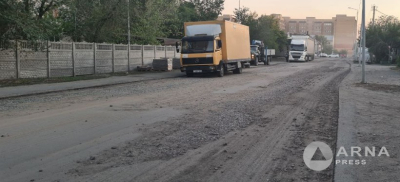 &quot;Вся улица в пыли и грязи&quot;: на затянувшиеся дорожные работы пожаловалась семейчанка