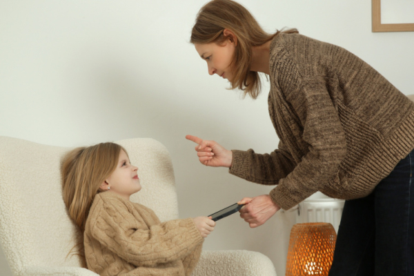 Психолог дала советы, как не срываться на детях из-за проблем на работе