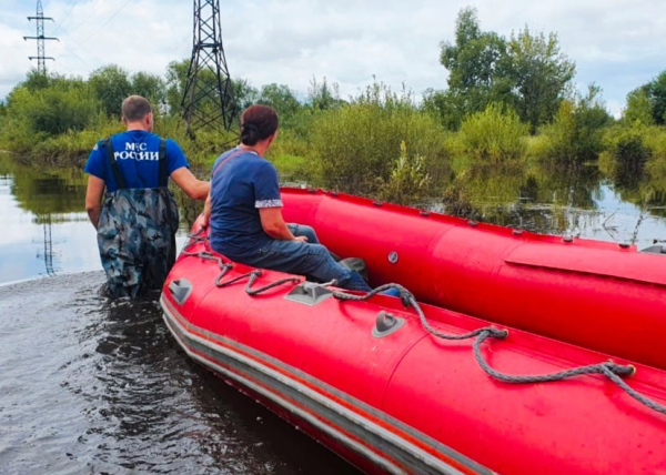 Заммэра Махачкалы Муртузалиев: остаются подтопленными 186 жилых домов и 14 улиц