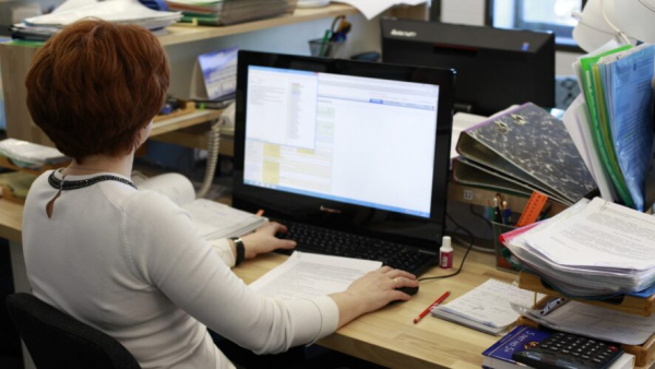 Конец маскировки: самозанятым хотят запретить работать больше полугода с одним заказчиком 06/04/2026 &ndash; Статьи Правительство ограничит работу самозанятых с постоянными заказчиками с 1 октября