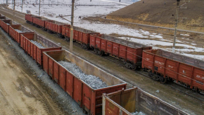 Депутаты обеспокоились вывозом редкоземельных металлов и золота из Казахстана