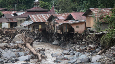 Разрушительное наводнение обрушилось на Индонезию: погибло более 40 человек