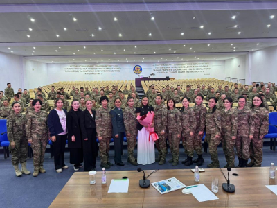 Майя Бекбаева встретилась с гвардейцами в Астане