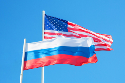 Уехавший в США комик Поперечный* признался в любви к России