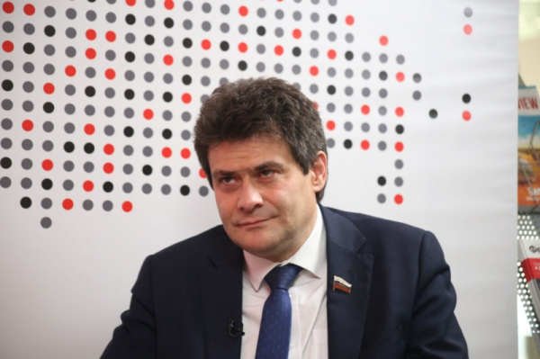 Людмила Бабушкина и свердловские депутаты поставили оценку сенатору Высокинскому