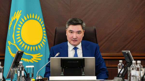 Премьер поручил максимально загрузить заказами казахстанских производителей
