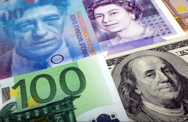 Евро укрепляется: почему рынок закладывает снижение ставки ФРС