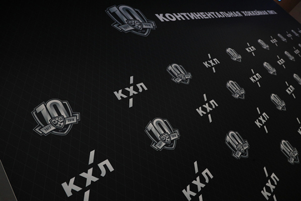 Судьи удалили со льда всех игроков матча КХЛ после потасовки