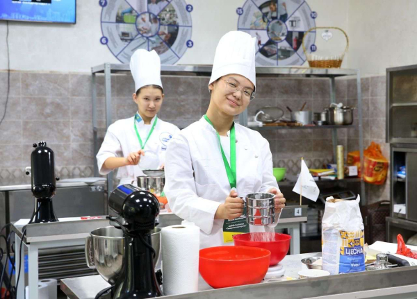 Школьники «примерили» будущие профессии