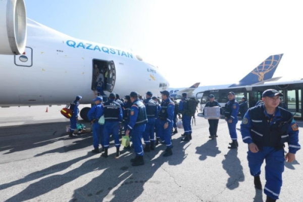 Группа казахстанских спасателей вылетел в Афганистан