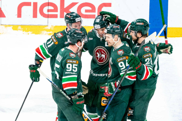 Команда Гатиятулина снова ведет в полуфинале: &laquo;Ак Барс&raquo; выглядит системнее, на стороне Разина &ndash; кубковый опыт