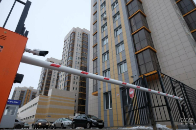 За незаконную установку шлагбаума во дворе могут оштрафовать до 300 тысяч рублей