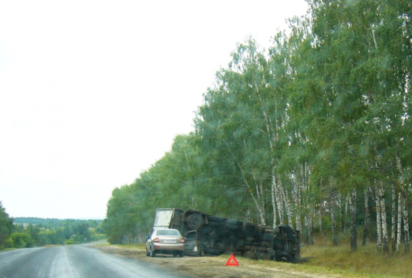Два человека погибли в ДТП с КамАЗом в Алматинской области