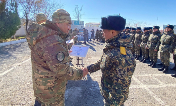 В Шымкенте чествовали увольняемых в запас гвардейцев