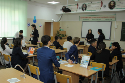 Сколько учеников выпустят школы Казахстана в этом году