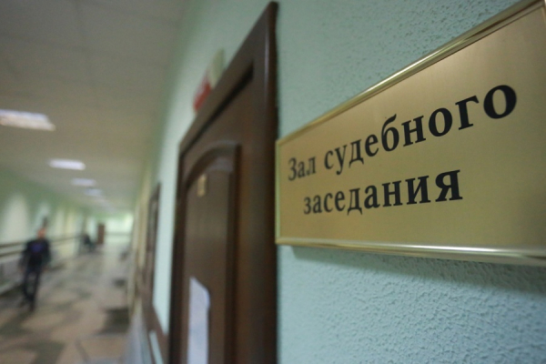 Экс-полицейского, отпустившего трех нелегалов за взятку, осудят в Казани