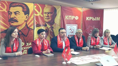 Коммунисты Крыма дали понять, что Зюганов дышит в затылок Сталину