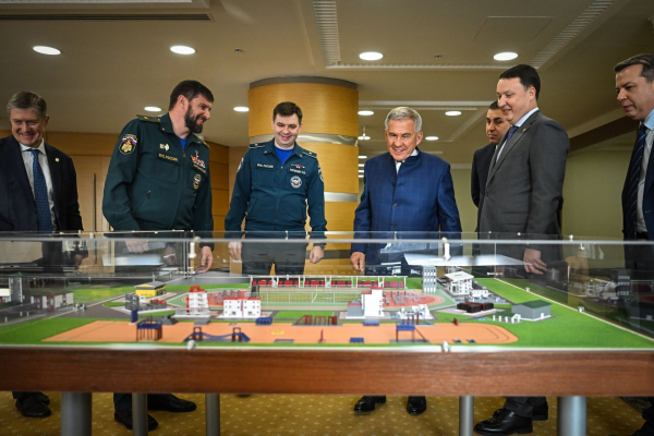 Минниханов ознакомился с макетом будущего учебного полигона для пожарных и спасателей в РТ