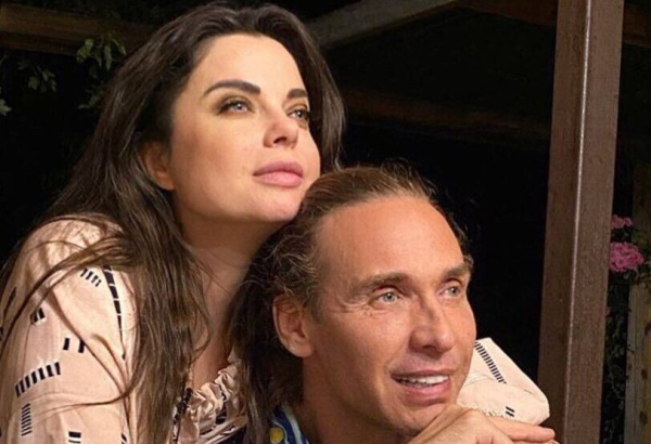 Муж Наташи Королевой Тарзан дал совет продавцам масок со своим лицом