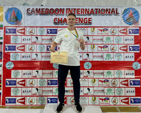 Казахстанец стал серебряным призёром престижного турнира по бадминтону