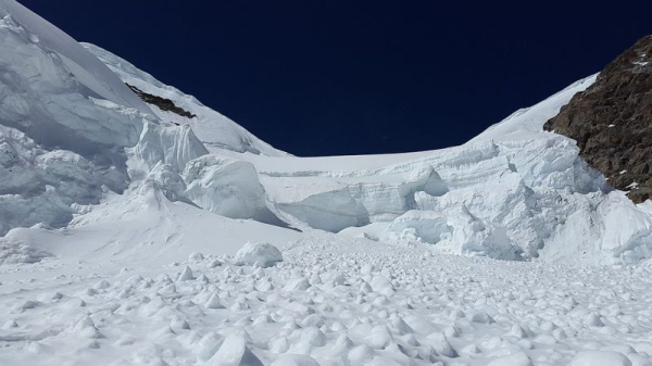 Снежная река: как катание на лыжах в горах Алматы обернулось трагедией