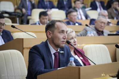 Якутский депутат признан иноагентом: что известно о скандальном Александре Иванове*