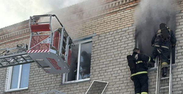 Двое пострадали во время пожара в жилом доме в Петропавловске