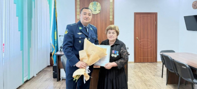 Сотрудницу УИС наградили медалью в области Абай
