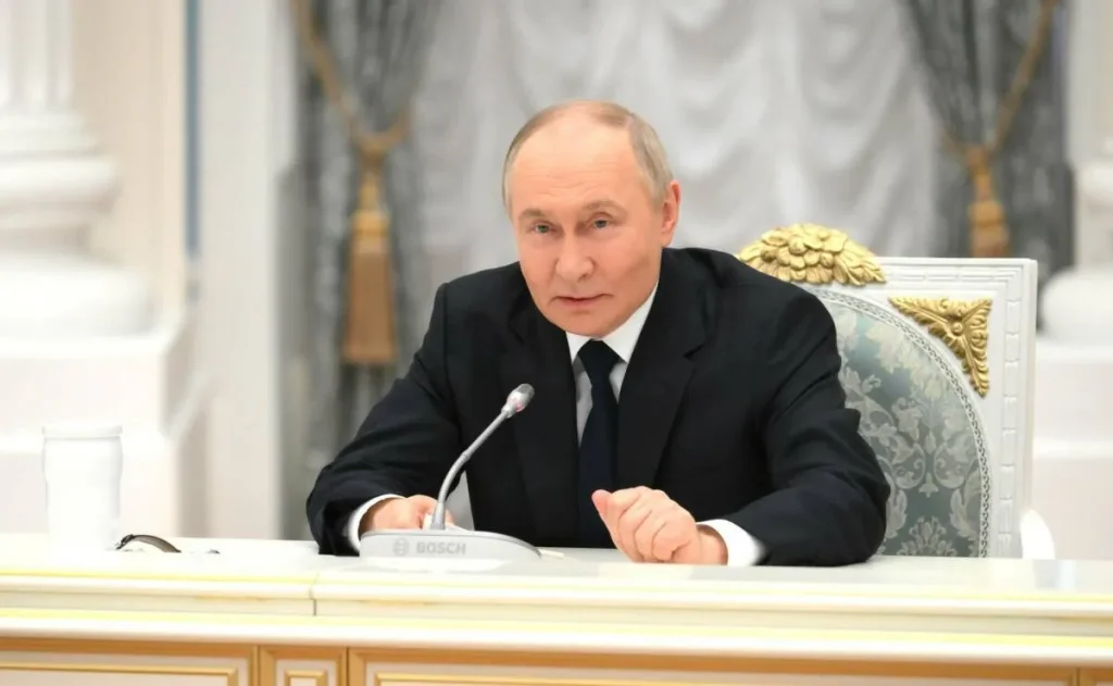 Президент Узбекистана поздравил Путина с успешным проведением выборов