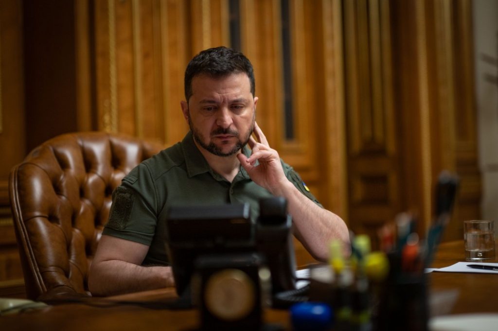 Песков: ситуация для Украины ухудшается и Зеленскому надо взять ответственность