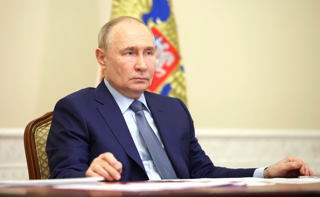 Путин оперативно созвал Совбез для обсуждения мер по нейтрализации угроз