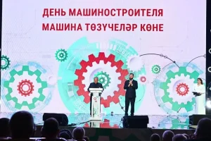 Рустам Минниханов в Челнах поздравил машиностроителей с профессиональным праздником