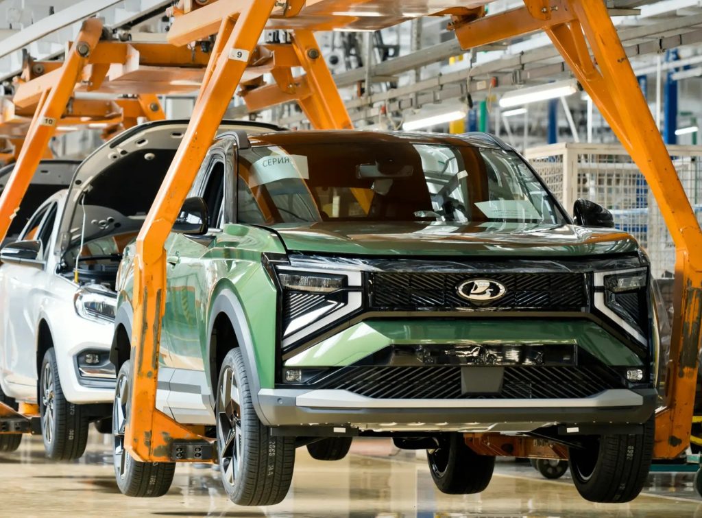 АвтоВАЗ раскрыл преимущества Lada Azimut перед китайскими кроссоверами
