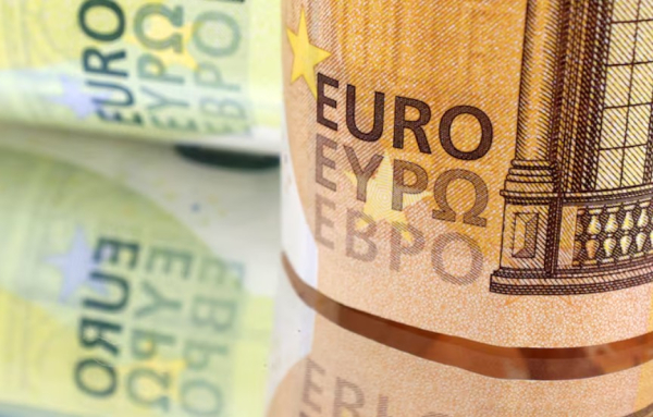 Что сдерживает рост евро: EUR/USD между ставкой ФРС и пошлинами