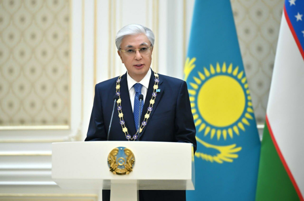 Президента Казахстана наградили высшей государственной наградой Узбекистана